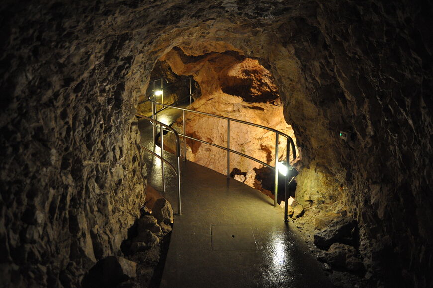 Коридор в пещере Семлёхеди 