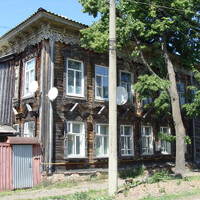 Благодаря изящной резьбе, дома в Козьмодемьянске охраняются как памятники деревянного зодчества. Но иногда в городе случаются пожары, которые один за другим эти старинные дома поглощают.
