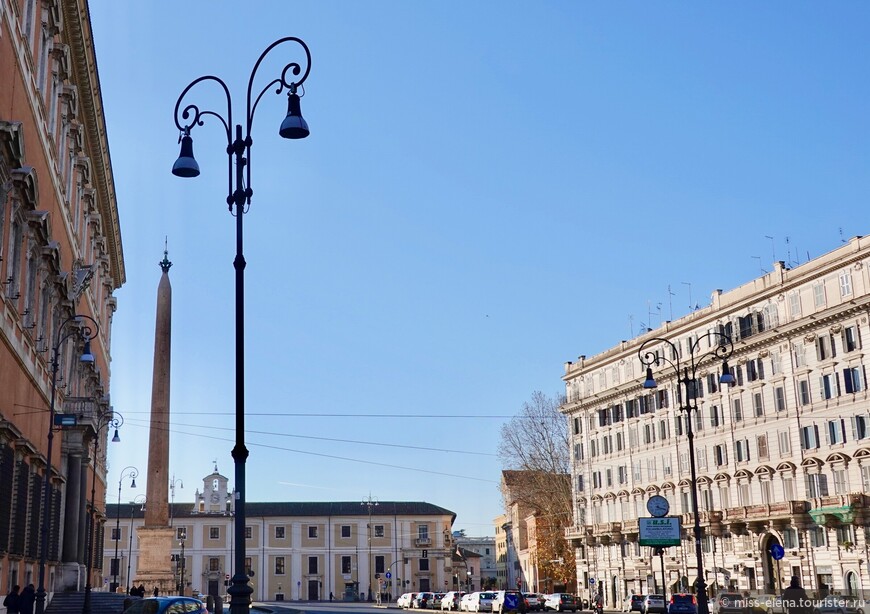 Латеранский обелиск из красного гранита является самым древним и самым высоким обелиском Рима. Высота его составляет 32 метра.