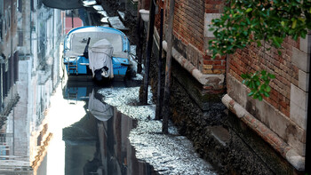 Каналы Венеции пересохли после сильного наводнения