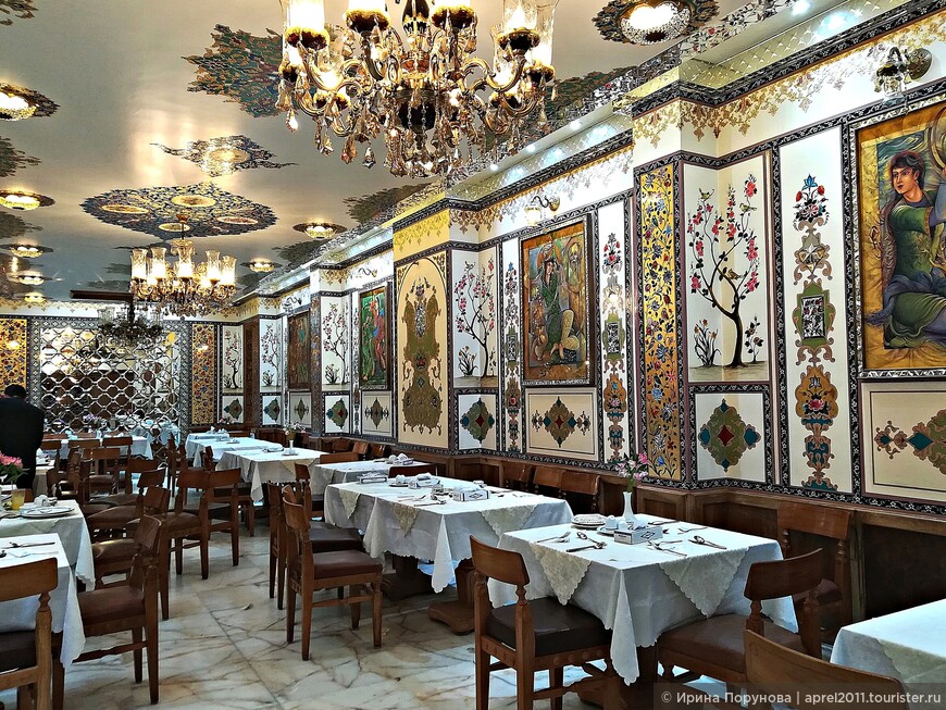 Это не музей и не дворец, а всего лишь ресторан в Исфахане