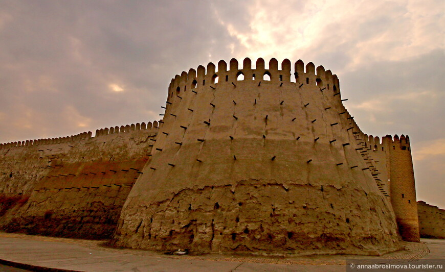 Фрагмент бухарской стены 