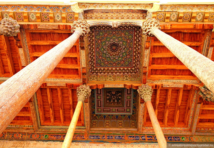 Потолок айвана мечети Боло хауз
