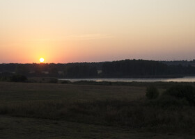Рассвет на озере вблизи города Валки Харьковской области