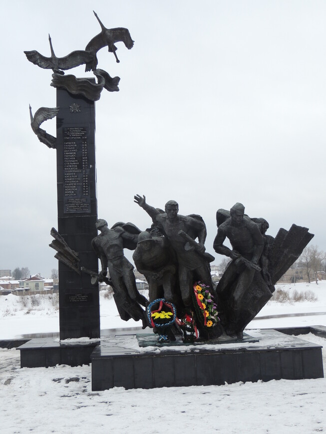 Памятник 23-м воинам-гвардейцам.