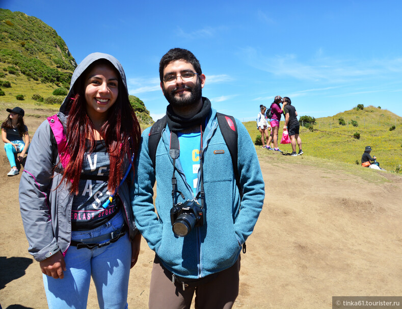 Студенты из Сантьяго, с которыми я познакомилась на экскурсии к Пирсу Душ. Остров Чилоэ, Чили. 