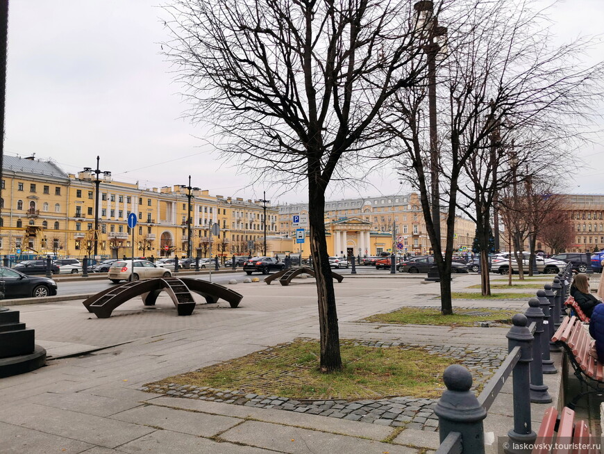 Из  «чрева Петербурга» к Светлому Рождеству