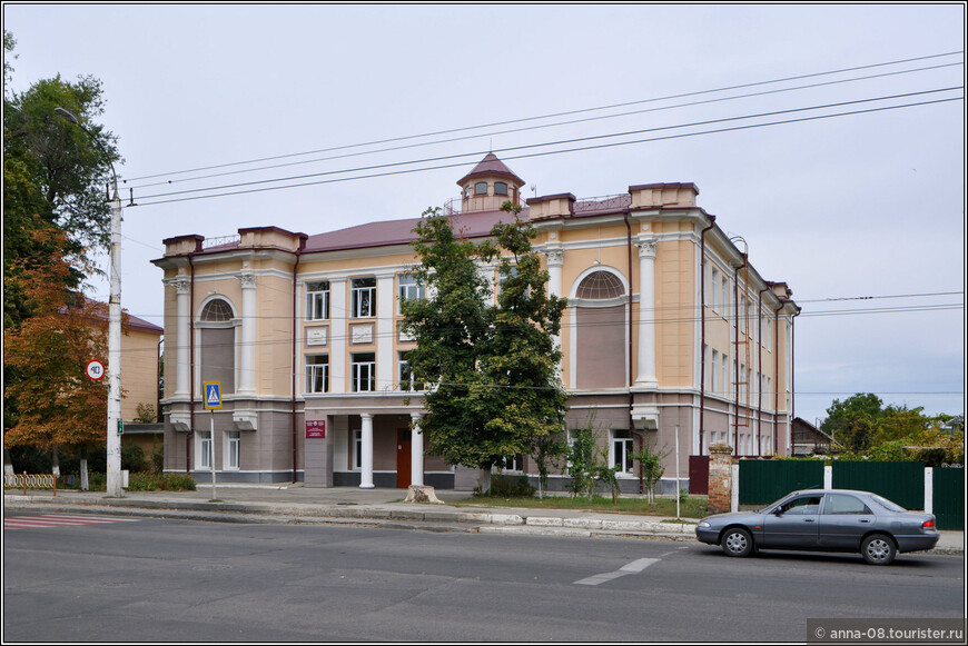 Средняя школа №11 - одно из старейших образовательных учреждений Приднестровья. В этом году  у школы юбилей - 85 лет.