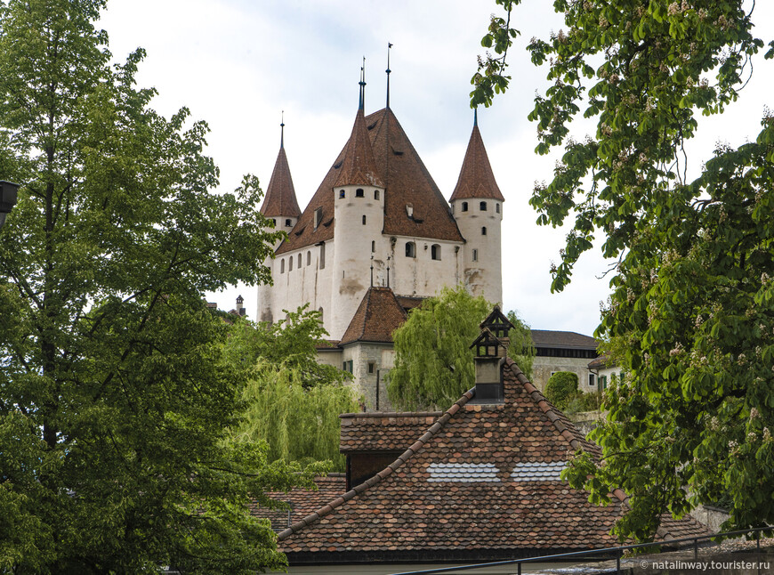 Замок Тун (Schloss Thun)