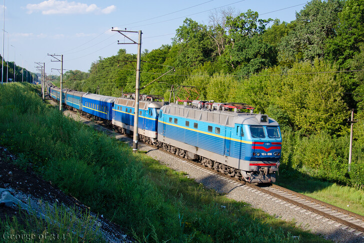 Поезд Волноваха — Киев