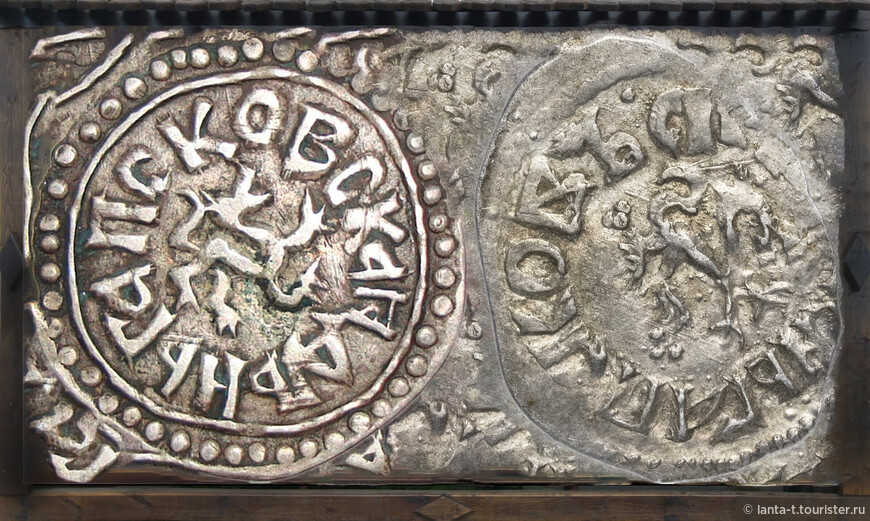 Вот так на древних псковских монетах выглядел барс). Позже его изображение стало чуть ближе к реальной  хищной кошке.