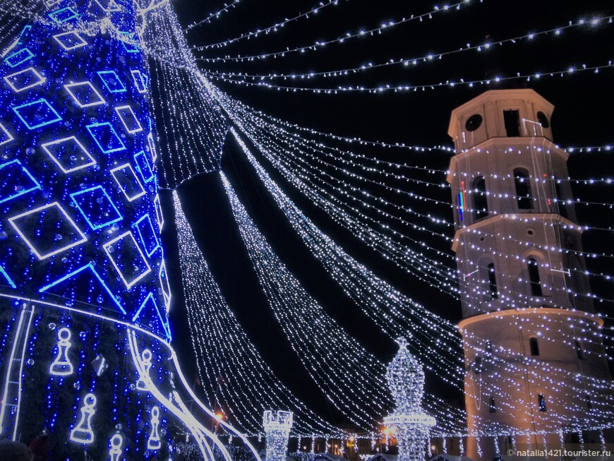 Дневные и вечерние наряды новогоднего Вильнюса