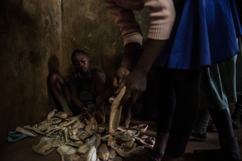 Балет в африканских трущобах: душераздирающие фото о том, как дети из Найроби тянутся к искусству