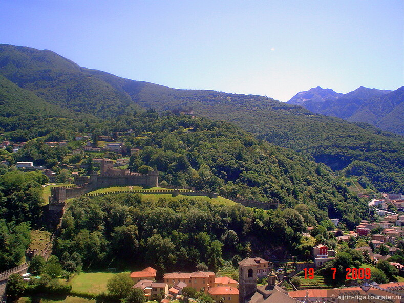 Старинная крепость Кастельгранде. Беллинцона, Швейцария.