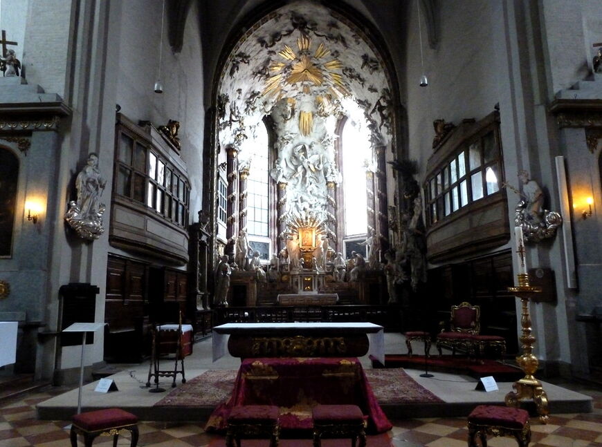 Церковь Святого Михаила в Вене (Michaelerkirche)