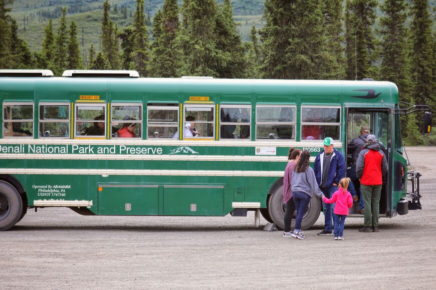 Транзитный автобус по парку