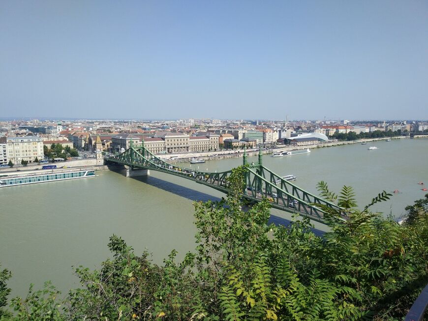 Живописный вид на Дунай со смотровой площадки