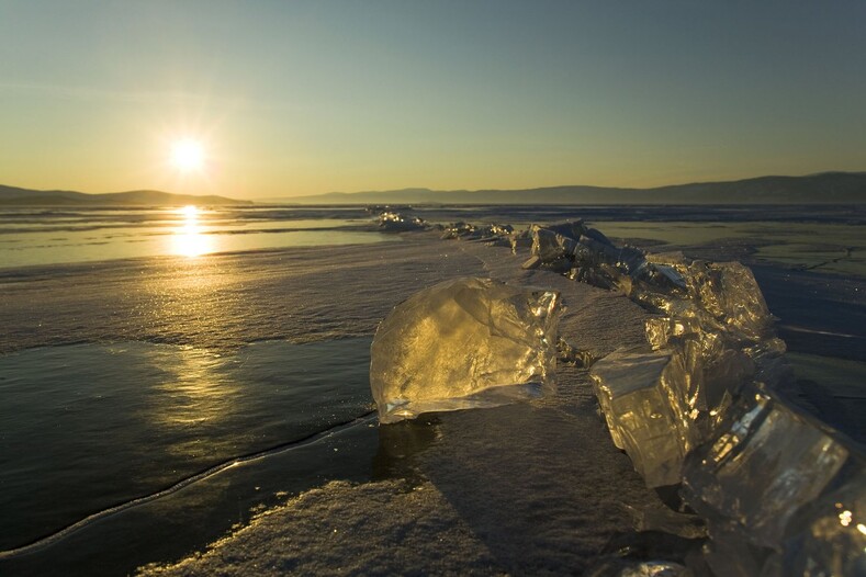 Место невероятной силы: 12 фактов об озере Байкал, которое ежегодно привлекает к себе миллионы туристов