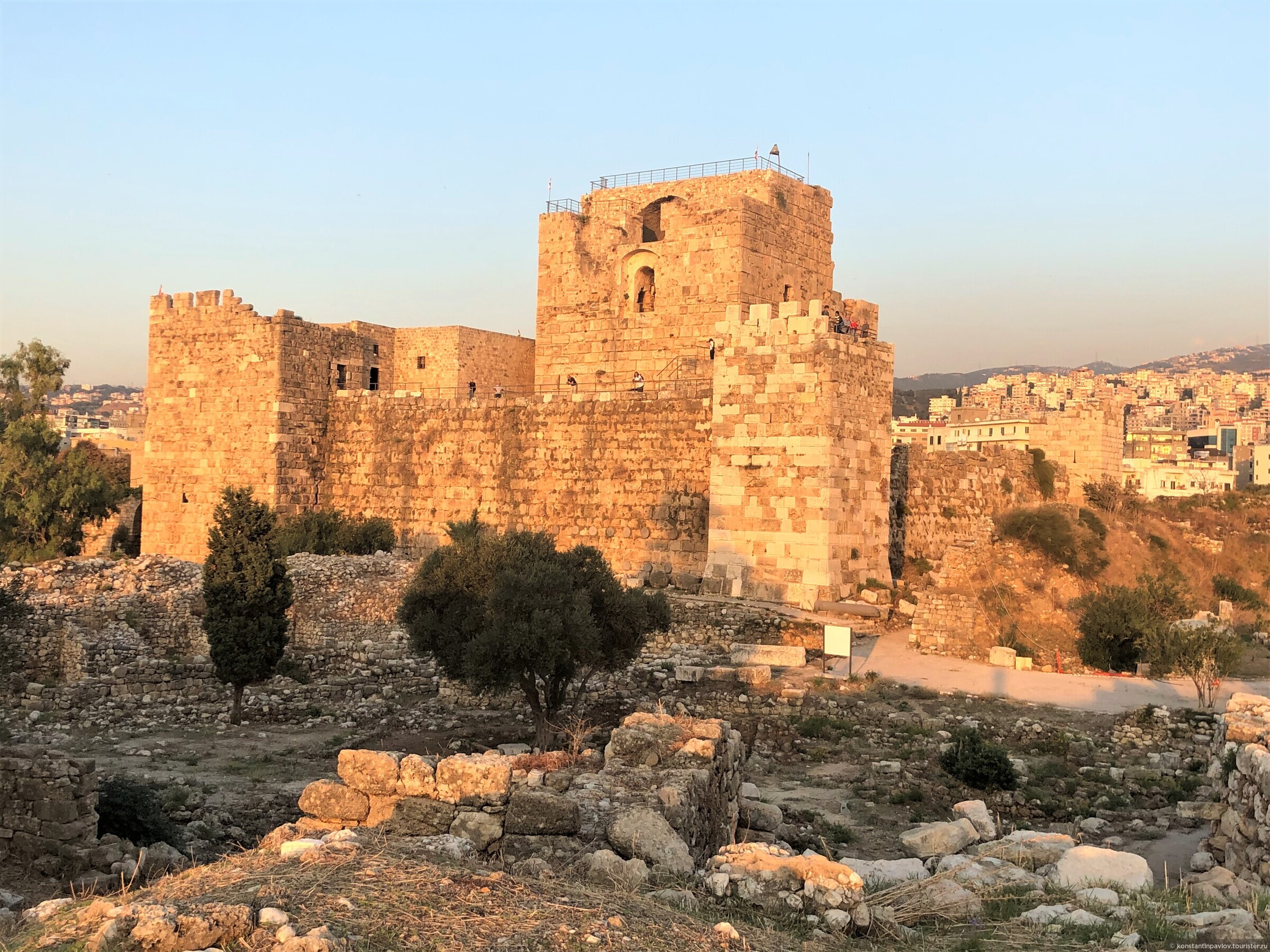 Библ в какой стране. Библос Ливан. Замок крестоносцев в Библос. Библос город в Ливане. Библос руины.