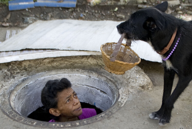 Семья 25 лет живет в канализационном колодце: история, которая впечатлила весь мир (эти фото нужно увидеть)