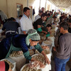 ©Aziz Khalmuradov Ферганская область. Так продают шарики среднеазиатского сыра - курт.