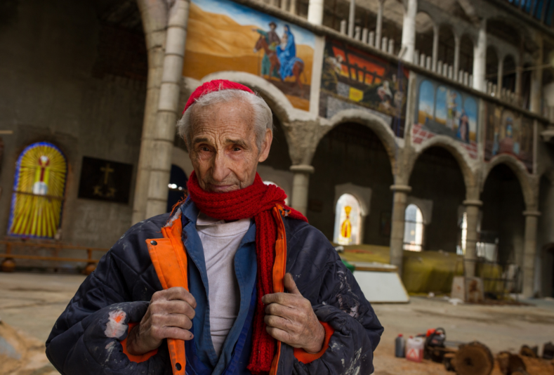 Испанец почти 60 лет в одиночку строит собор: фото настоящего произведения архитектуры (выглядит вдохновляюще)