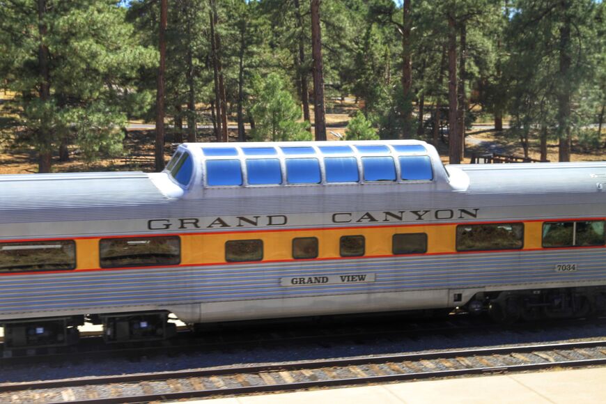 Поезд Гранд Каньона