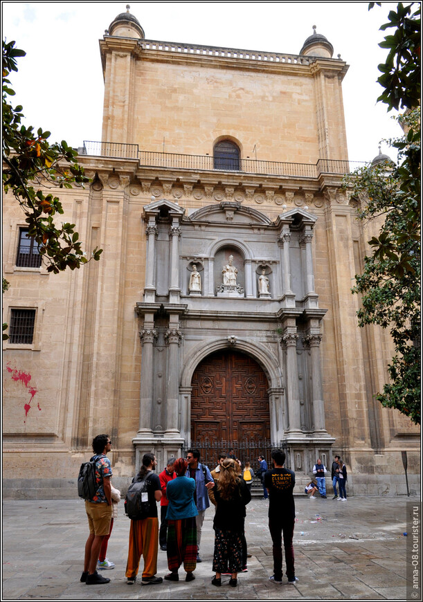 Современная церковь Саграрио построена на базе старой мечети в 1704 году.