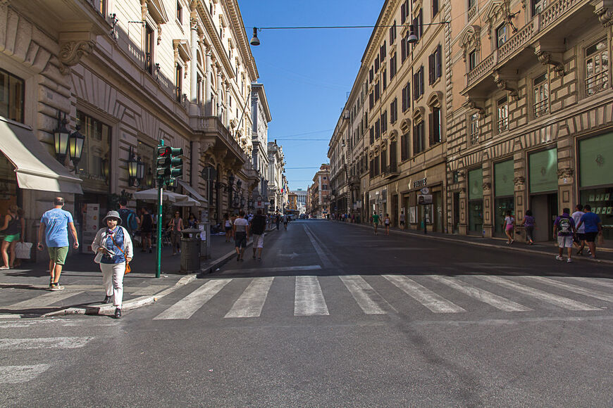 Улица Виа дель Корсо в Риме