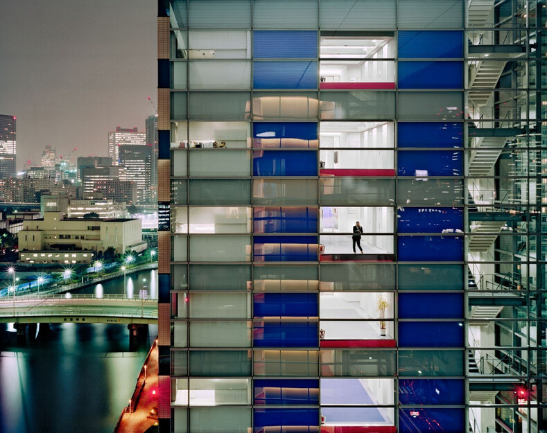 Одиночество в многомиллионном городе: философские фото о поисках гармонии в шумных мегаполисах