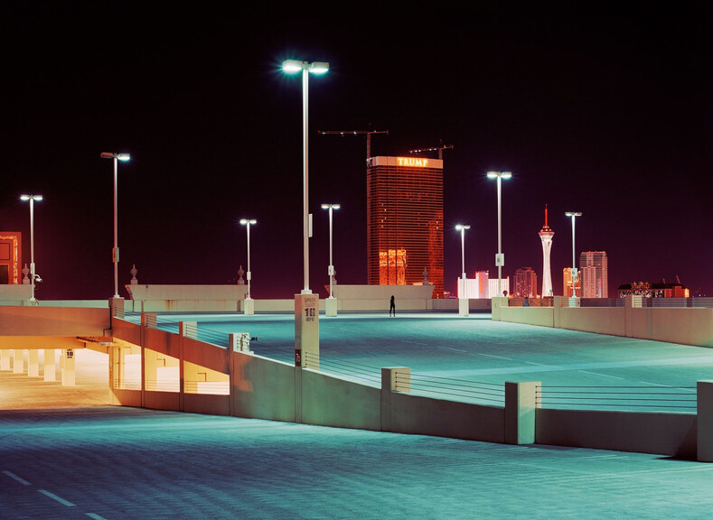 Одиночество в многомиллионном городе: философские фото о поисках гармонии в шумных мегаполисах