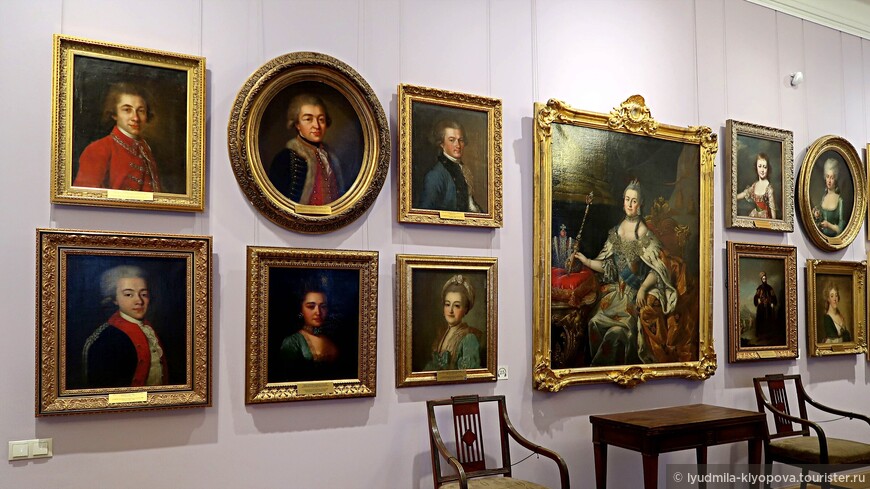 Портреты 18 века, в том числе работы Боровиковского, Рокотова, Антропова