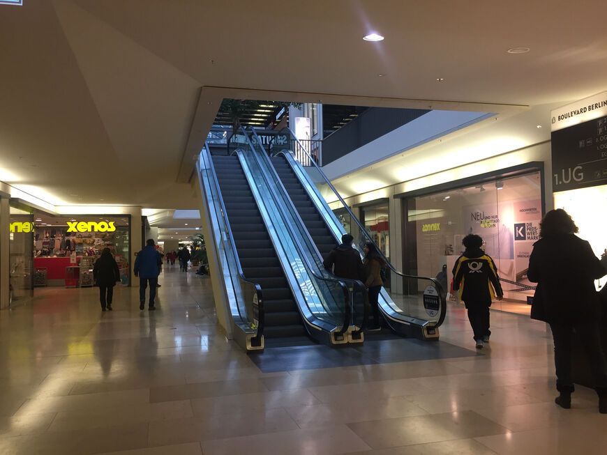 Торговый центр «Karstadt» <br/> в Берлине (Galeria Karstadt)