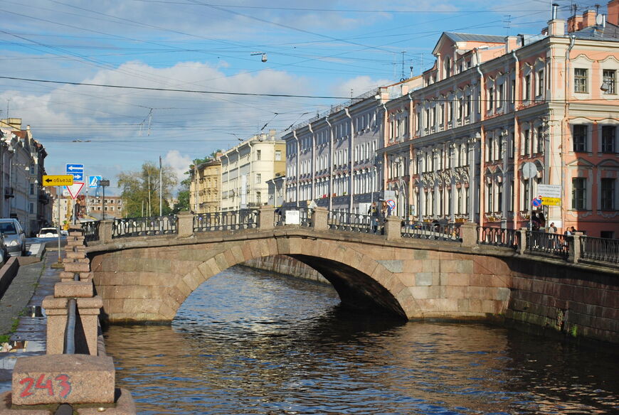 Каменный мост<br/> в Санкт-Петербурге