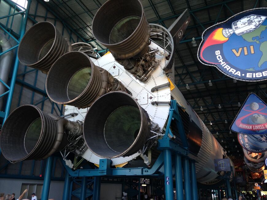 Лунная ракета SATURN V