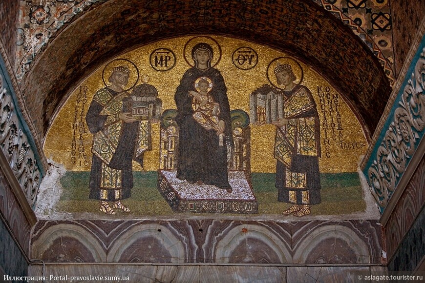 Император Юстиниан (слева) передаёт храм святой Софии Богородице