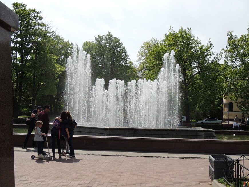 Музыкальный фонтан в Андреевском саду. 