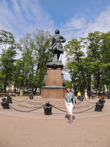 Памятник Петру I в Петровском парке в Кронштадте (установлен в 1841 году). 