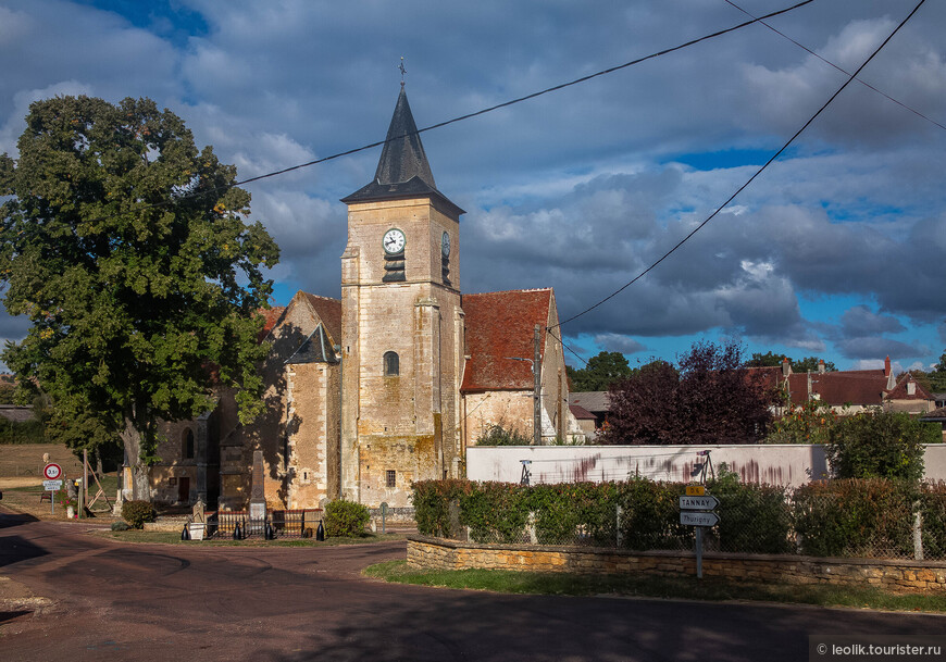 Церковь деревни Кюнси-ле-Варзи.