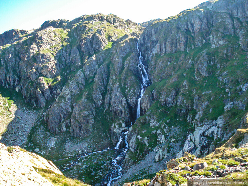 Верхняя часть водопада де ля Фар рядом с одноименным приютом