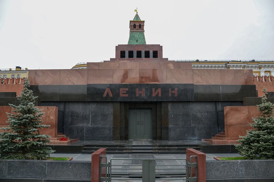 Вход в Мавзолей Ленина