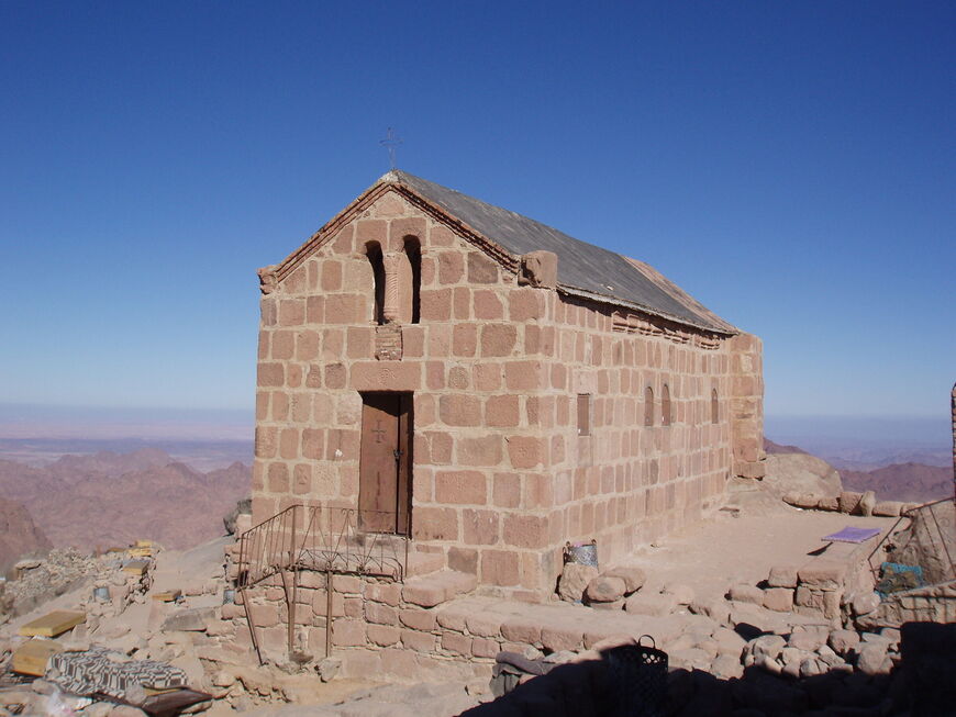 Храм св. Троицы на вершине горы