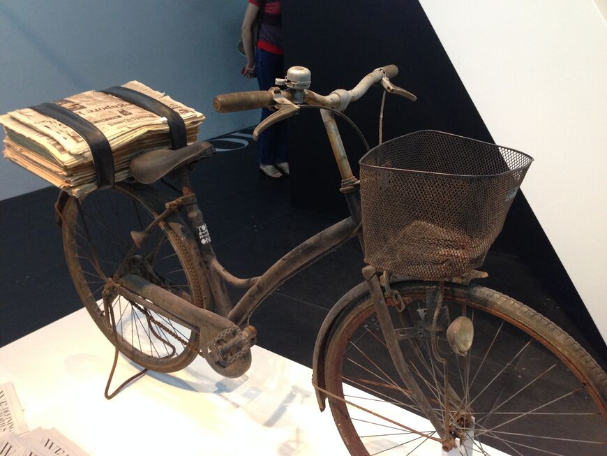 Старинный почтовый велосипед