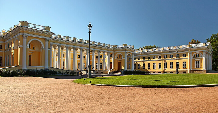 Александровский дворец