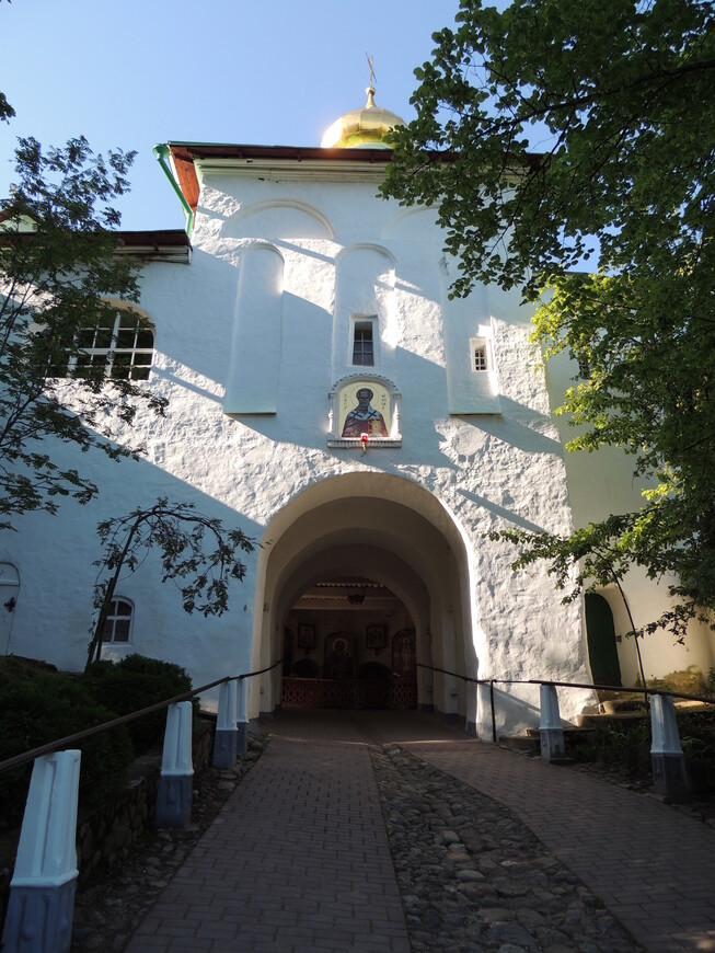 Церковь Николая Вратаря (16 век). 