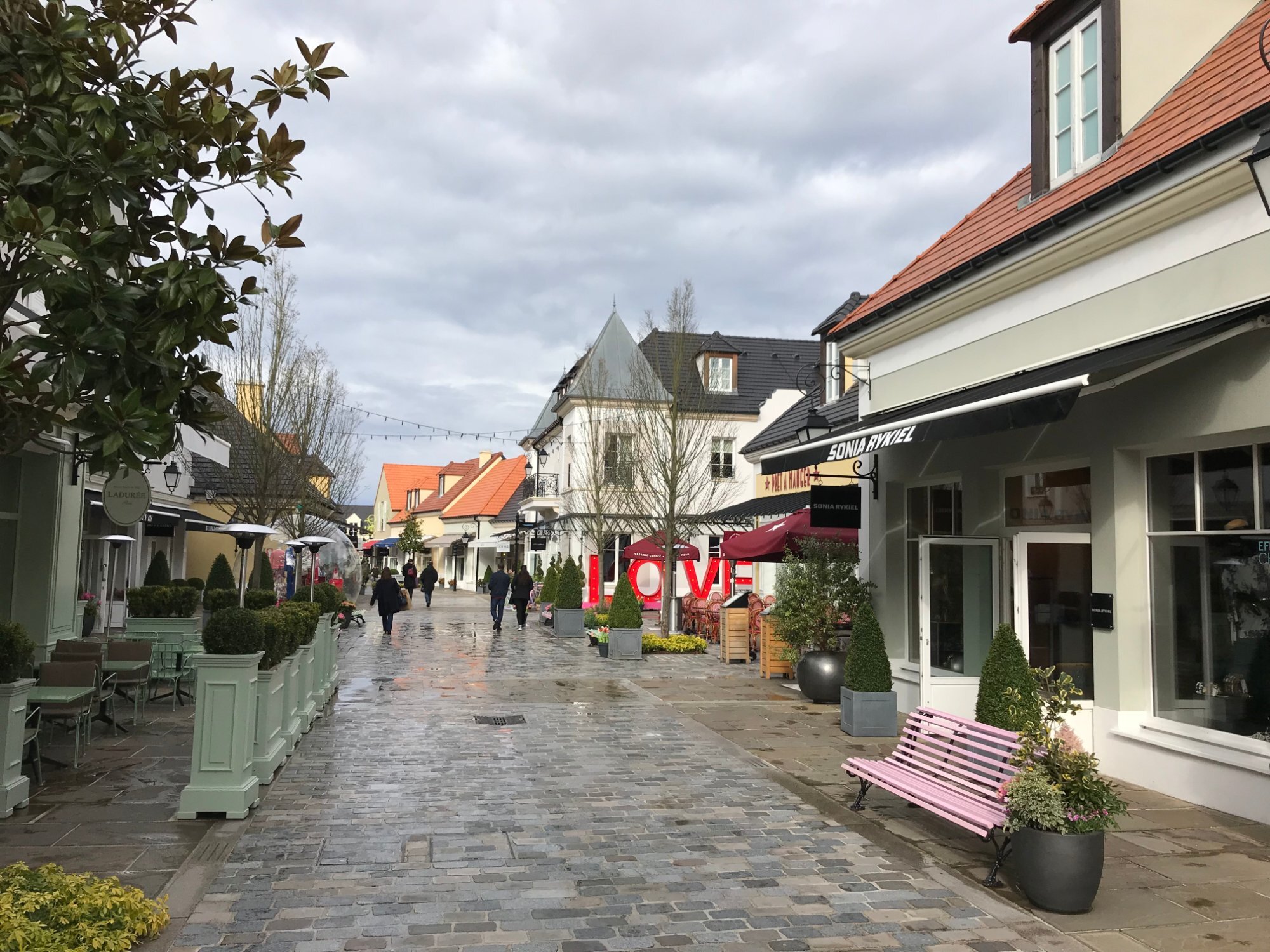 Vallée discount village lacoste