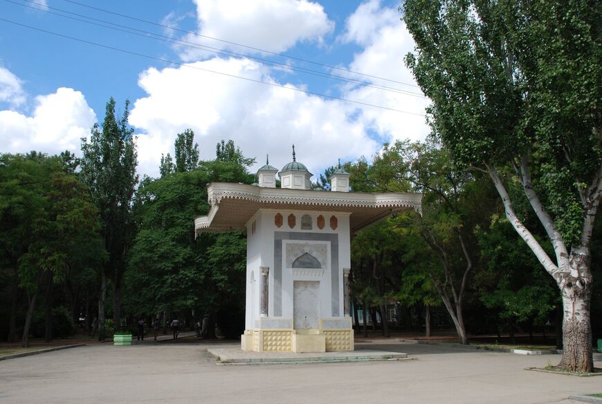 Питьевой фонтан Айвазовского