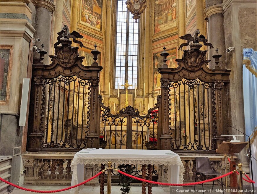 Собор Святого Януария (Кафедральный собор) Неаполя — одна из самых великолепных итальянских базилик