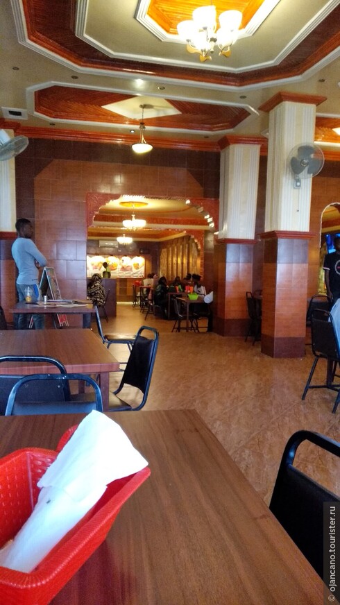Ресторан-забегаловка в сердце Нуакшота