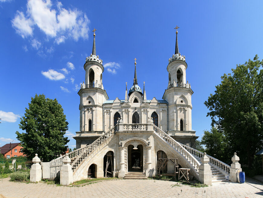 Владимирская церковь с главного входа